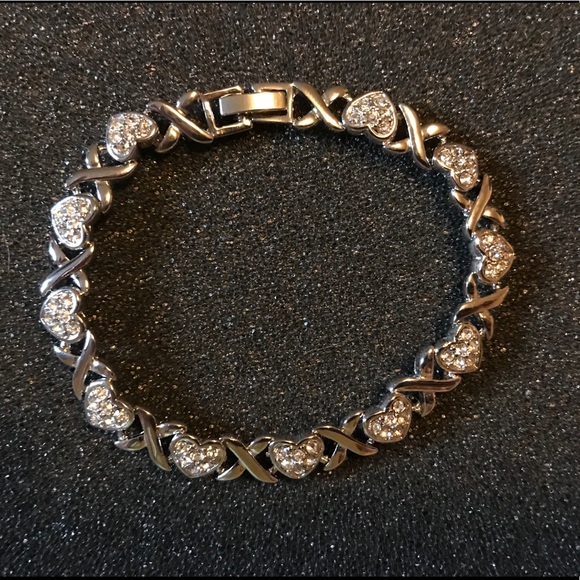 Hugs and Kisses Tennis Bracelet with Swarovski - Picture 2 of 9